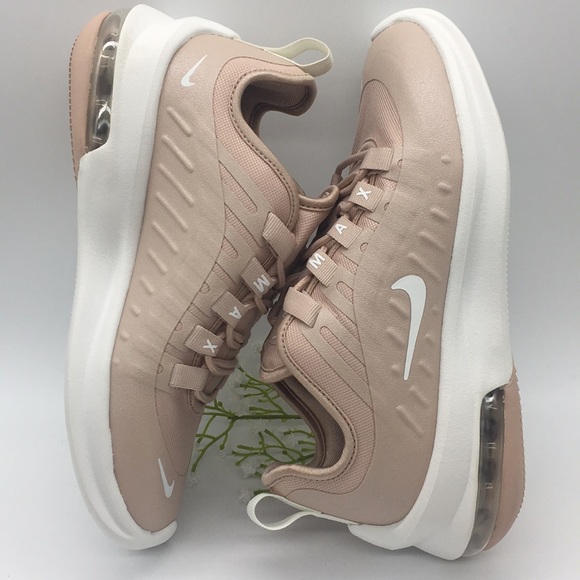 WMNS NIKE AIR MAX AXIS - Picture 4 of 8